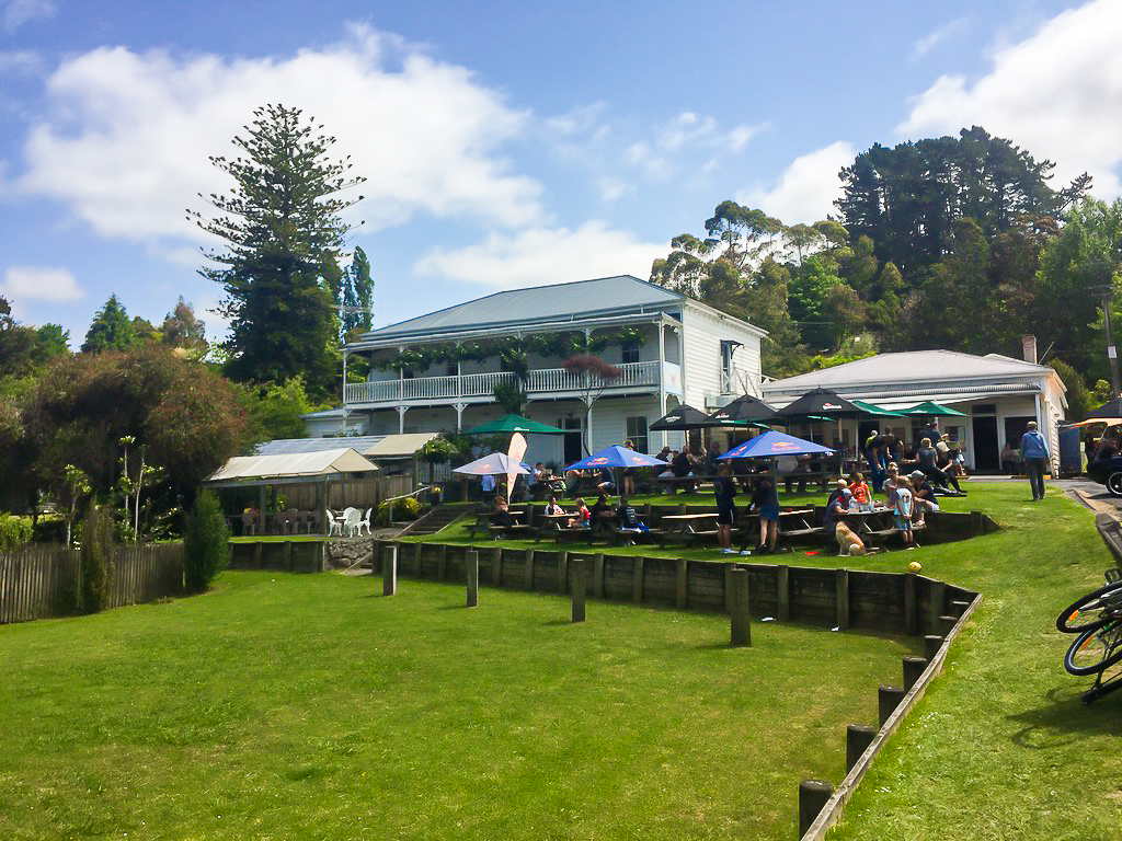 Puhoi Pub Garden - Te Araroa