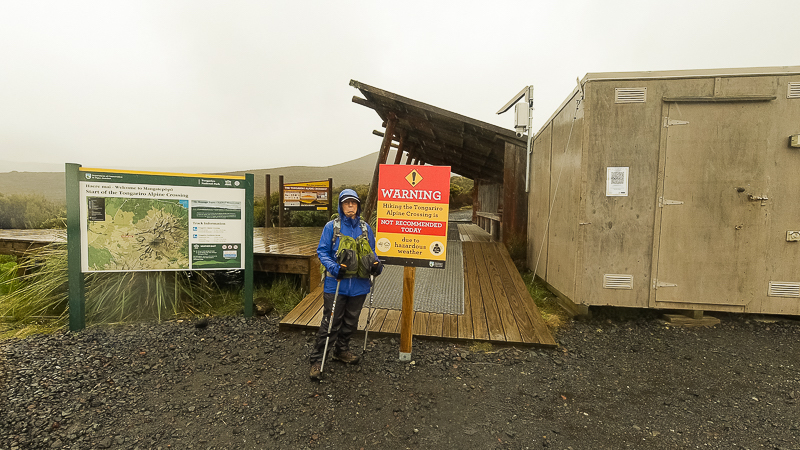 warning sign says the tongariro crossing is not recommended today